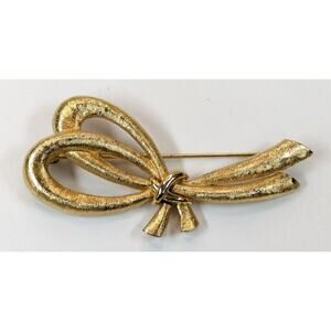 Vintage Monet Textured Gold Tone Double Knot Ribbon Brooch Pin 2.75"
